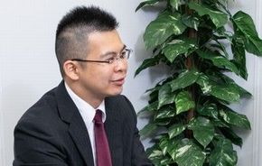 税理士　赤井　拓馬
